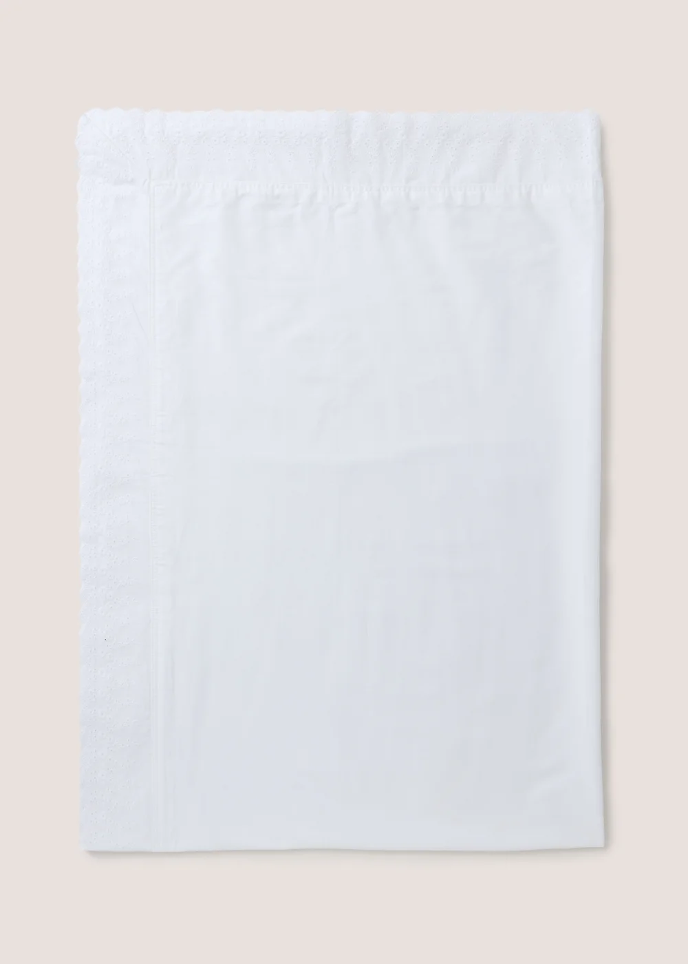 White Lace Edge Tablecloth Image 2