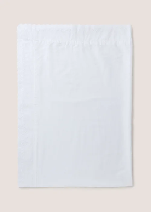 White Lace Edge Tablecloth Image 2