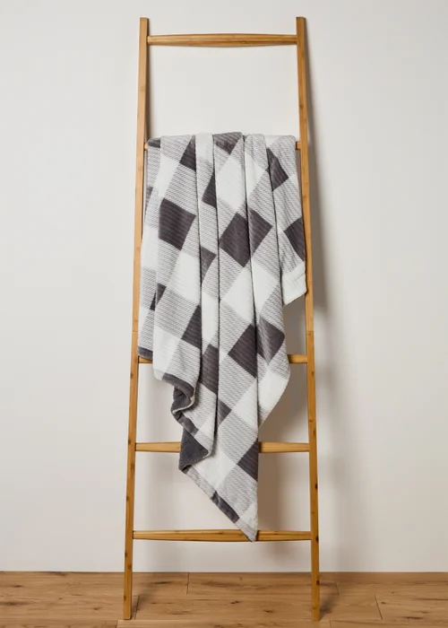 Grey Cosy Checked Throw Image 1