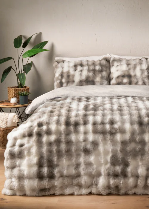 Mink Faux Fur Duvet Set - Double Image 1