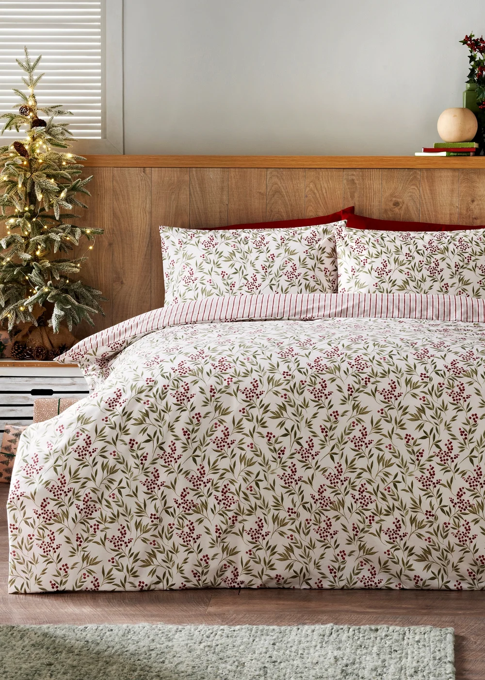 Red Berries Duvet Set - Double Image 1