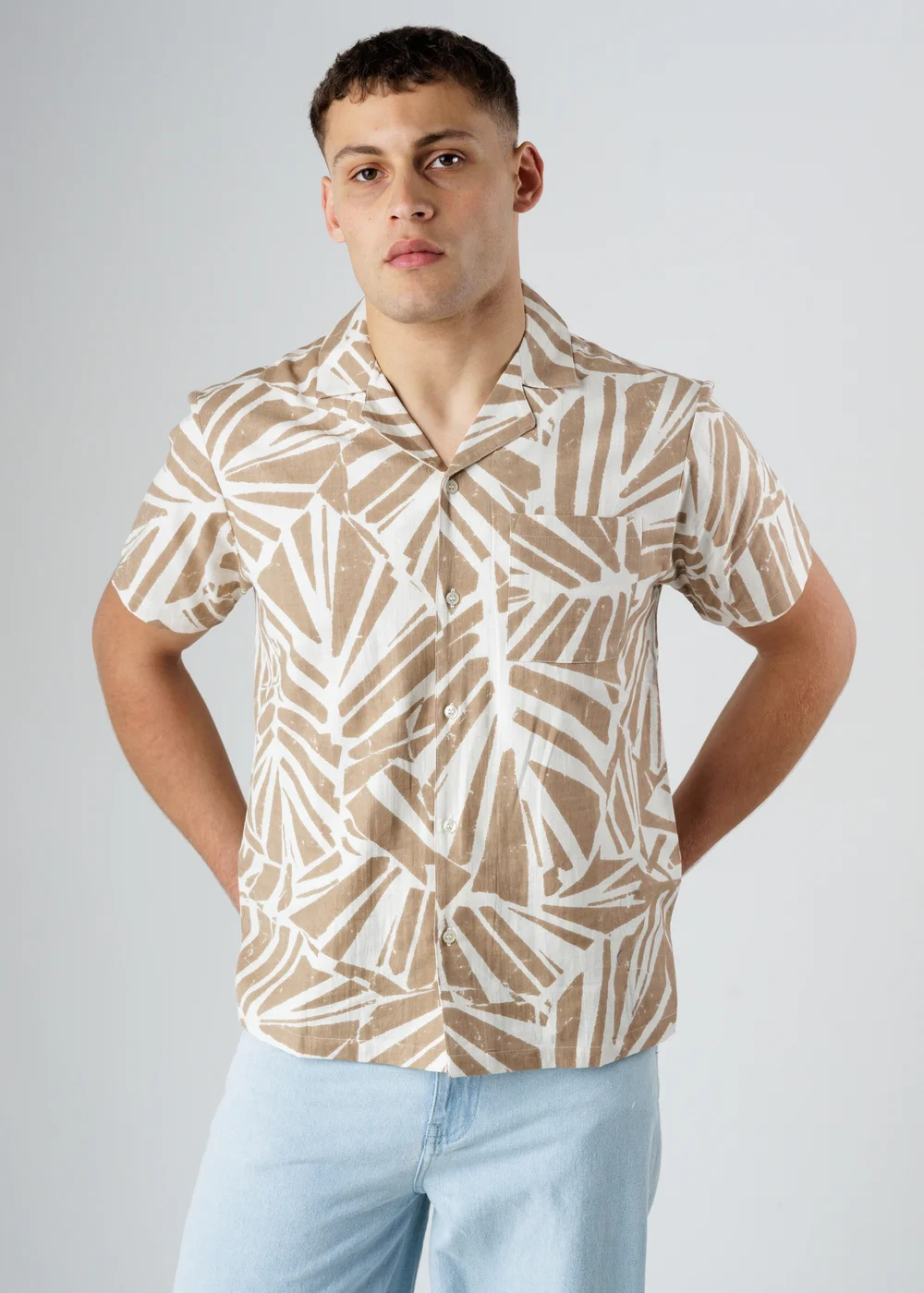 Influence Brown Cotton Linen Blend Tropical Print Short Sleeve Button Shirt - S Image 1