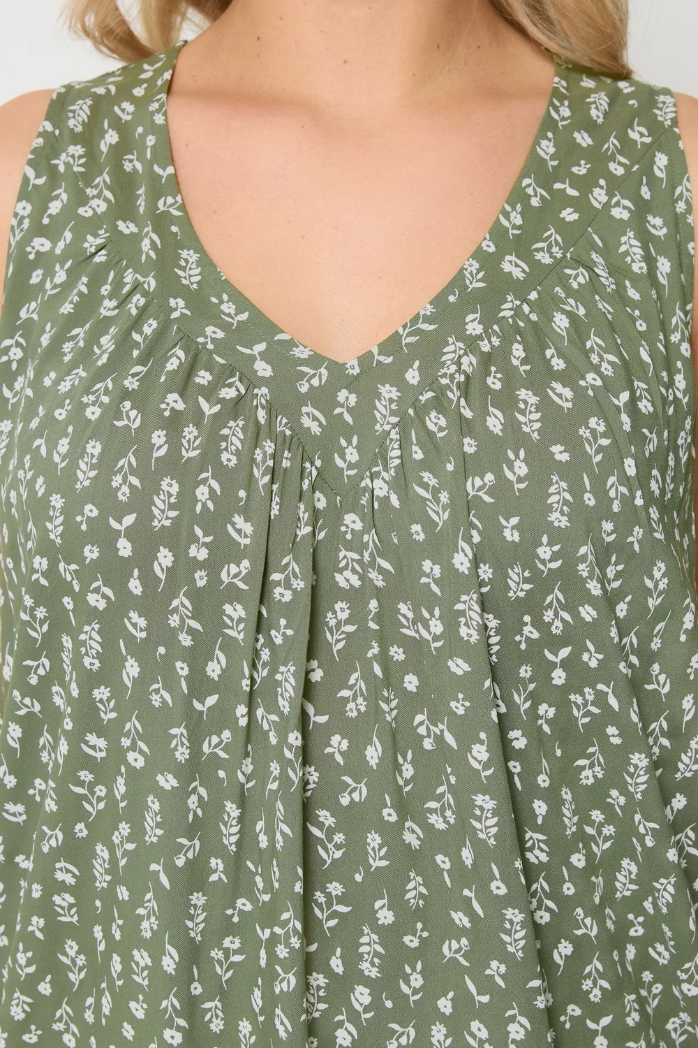 Yours Curve Olive Green Ditsy Floral Vest Top - 14 Image 4