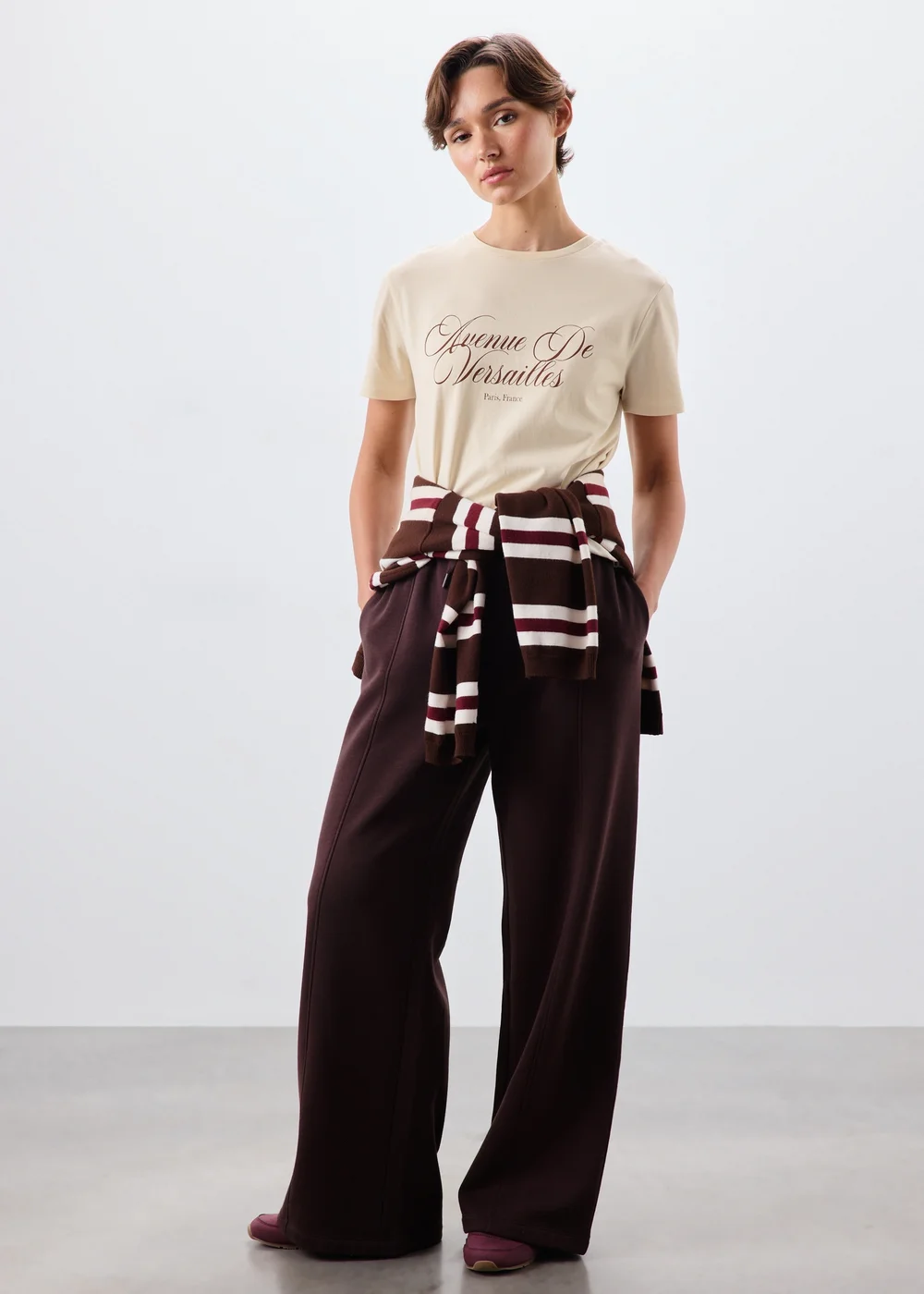 Cream Avenue Graphic T-Shirt - XS Image 2