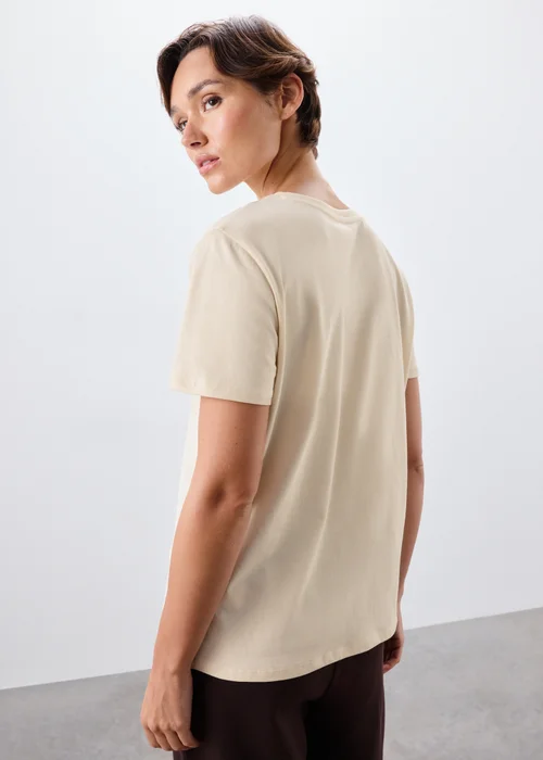 Cream Avenue Graphic T-Shirt - XS Image 3