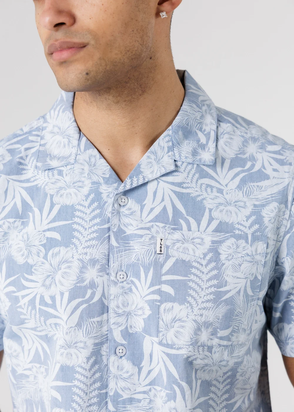 Tokyo Laundry Light Blue Cotton Short Sleeve Button-Up Tropical Print Shirt - M Image 3