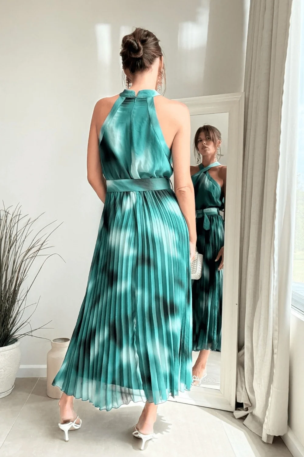 Style Cheat Green Floral Print Paige Halter Pleated Belted Dress - 8 Image 4