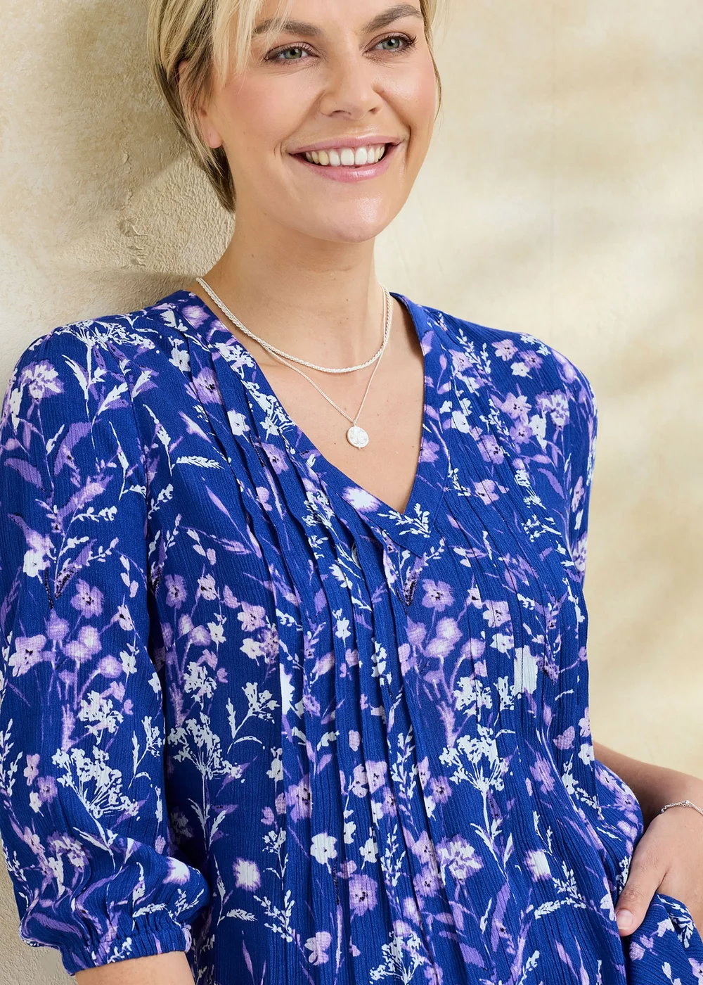 Cotton Traders Lapis 3/4 Sleeve V-Neck Printed Crinkle Top - 10 Image 4