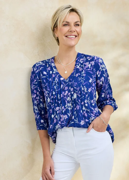 Cotton Traders Lapis 3/4 Sleeve V-Neck Printed Crinkle Top - 10 Image 1