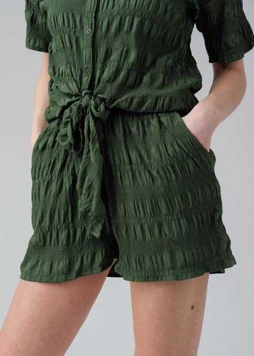 Influence Khaki Textured Smocked High Waist Elasticated Shorts - 10 Image 3