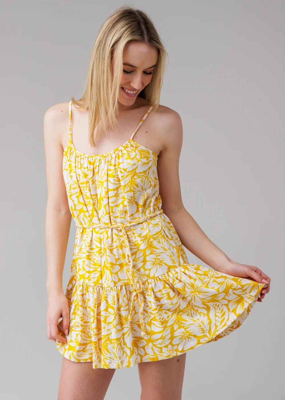 Influence Yellow Sleeveless Tie-Front Tiered Mini Dress - 10 Image 5