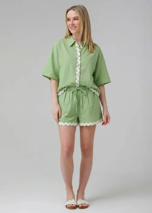 Wednesday's Girl Green Cotton Linen Zig Zag Hem Shorts - 14 Image 3