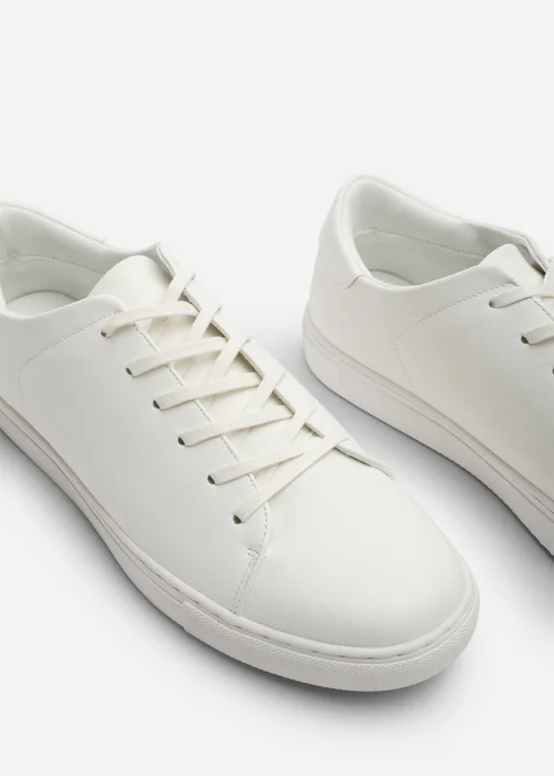 Where's That From Derek White Low Cut Lace Up Trainers - 7 Image 5
