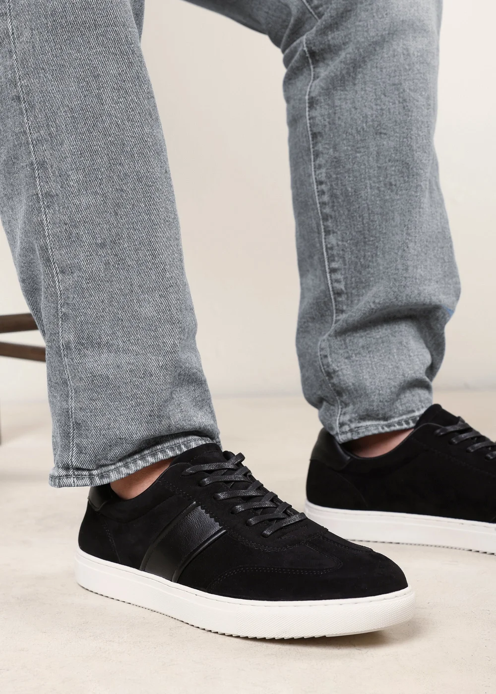 Where's That From Clark Black Low Cut Lace Up Trainers - 7 Image 2