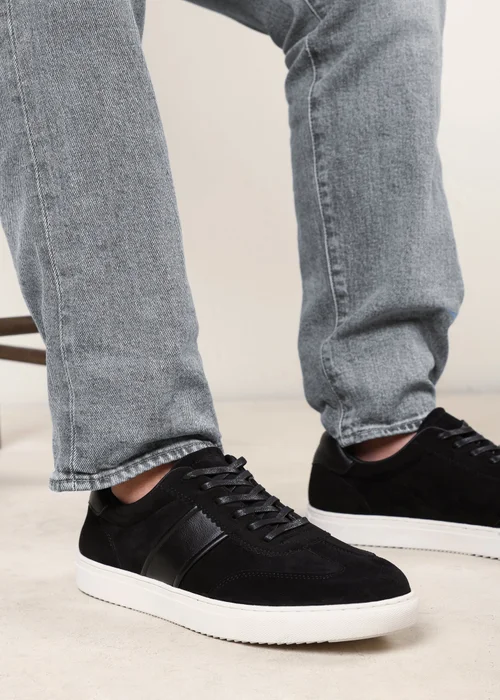 Where's That From Clark Black Low Cut Lace Up Trainers - 7 Image 2