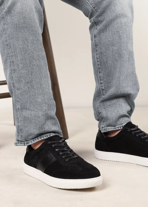 Where's That From Clark Black Low Cut Lace Up Trainers - 7 Image 6