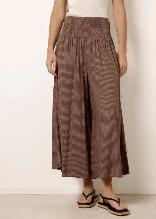 Blue Vanilla Beige Wide Leg Shirred Waist Wavy Trousers - S/M Image 2