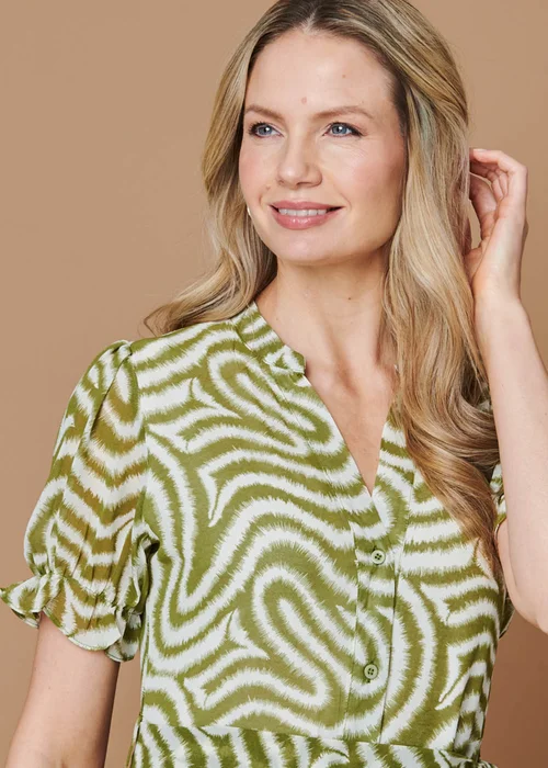 Izabel London Green Printed Short Sleeve Midi Shirt Dress - 16 Image 4