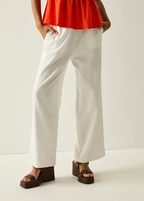 Regatta White Talamanca Trouser - 20 Image 1