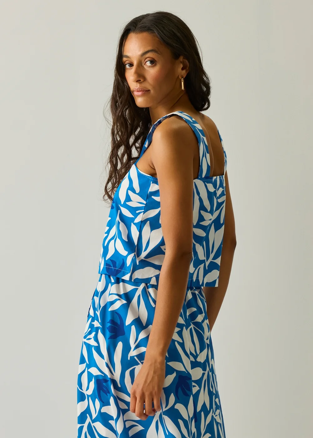 Regatta Life Sonic Blue Tropic Leaves Laguna Lightweight Vest - 20 Image 4