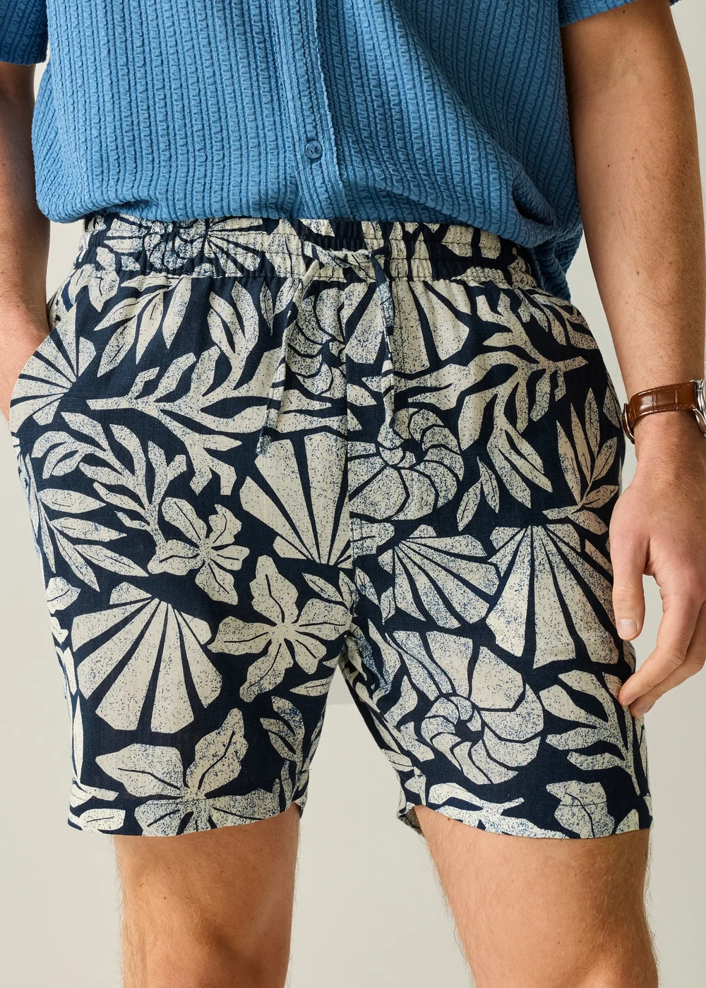 Regatta Life Abstract Seascape Coral Navy Paraiso Lightweight Shorts - M Image 2