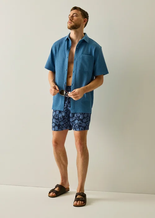 Regatta Life Airbrushed Pineapple Navy Paraiso Lightweight Shorts - 3XL Image 1
