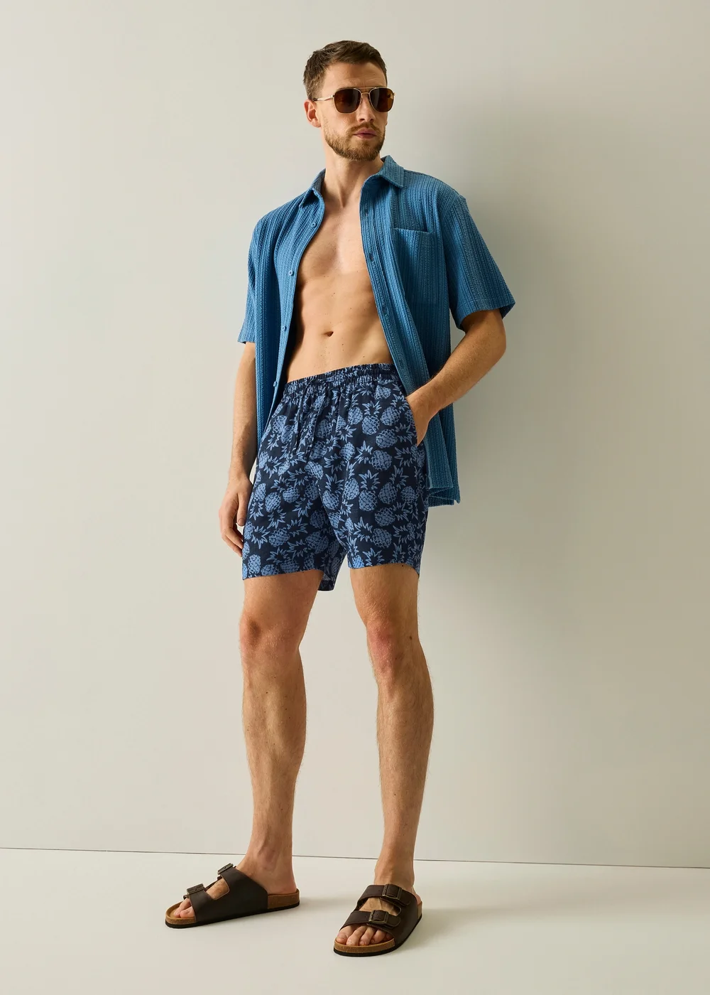 Regatta Life Airbrushed Pineapple Navy Paraiso Lightweight Shorts - 3XL Image 3
