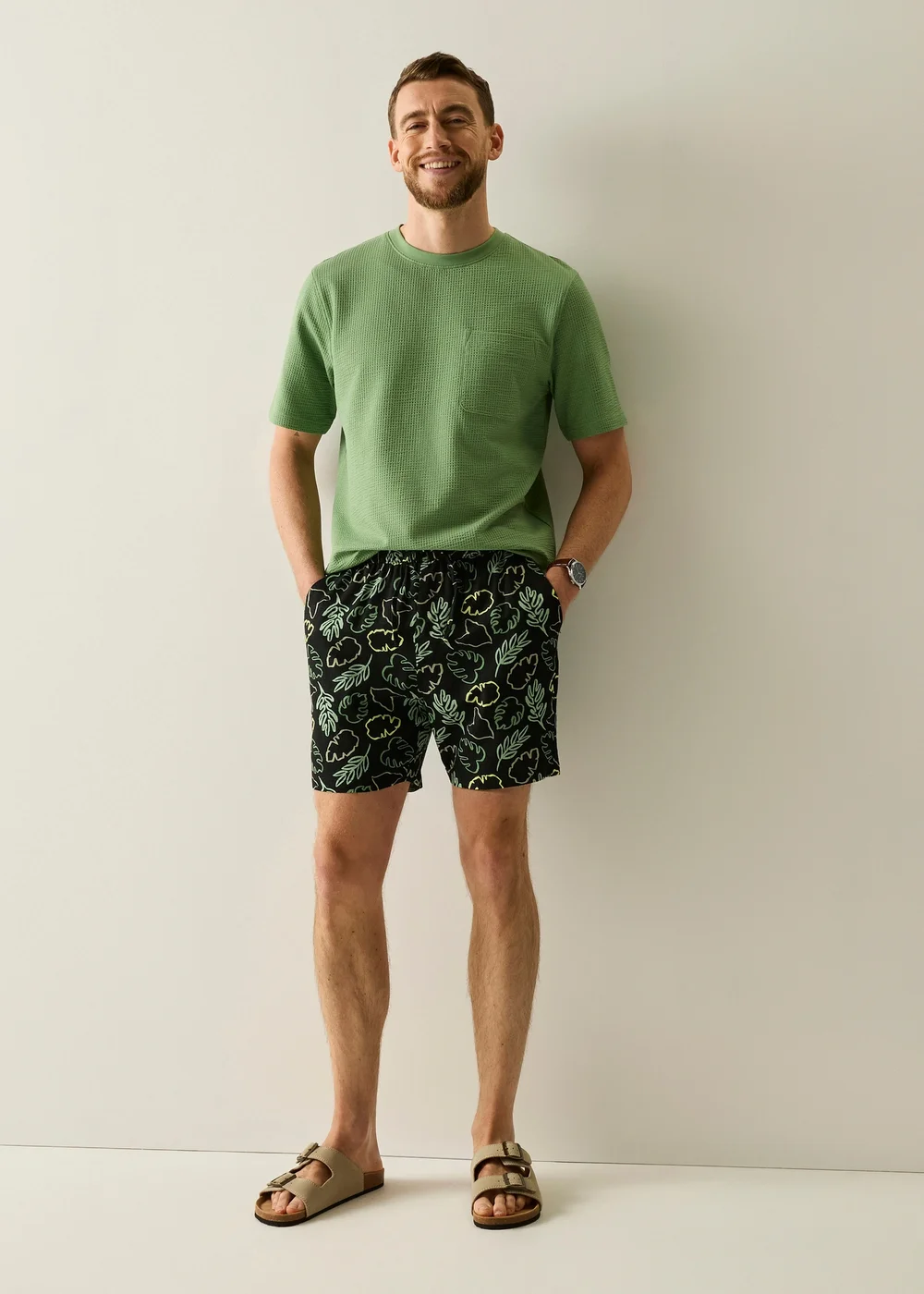 Regatta Life Black Paraiso Lightweight Shorts - 3XL Image 1