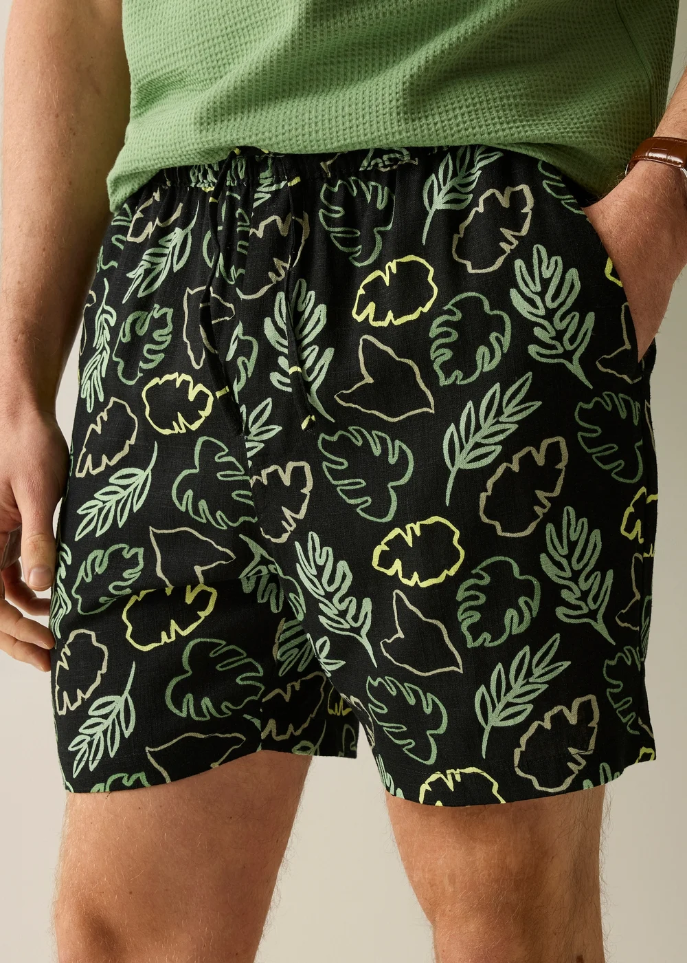 Regatta Life Black Paraiso Lightweight Shorts - 3XL Image 4