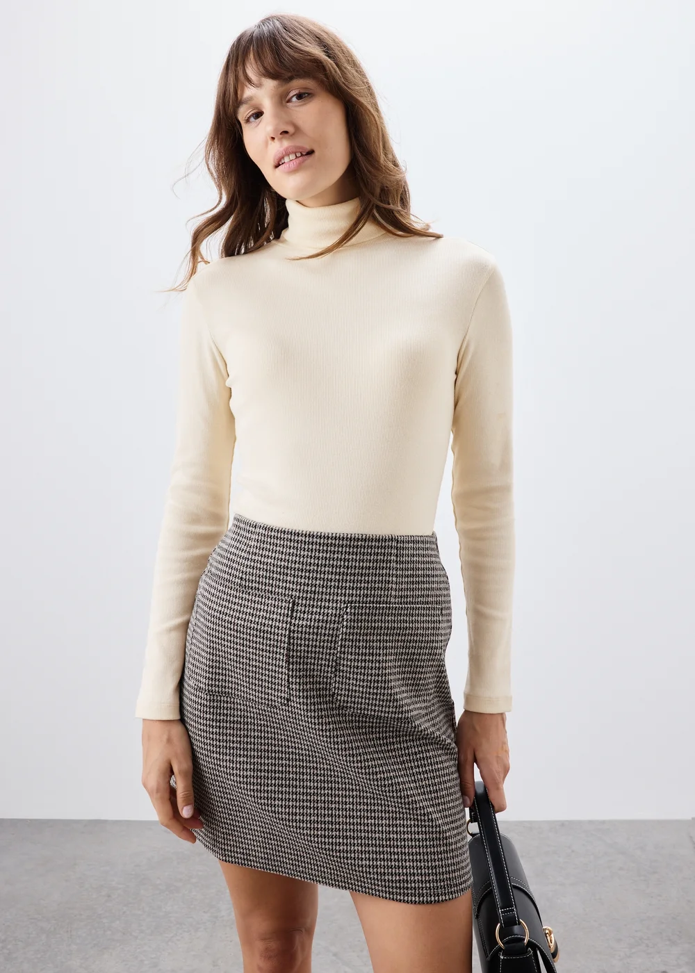 Cream Ribbed Funnel Neck Top - Size 8 Image 1