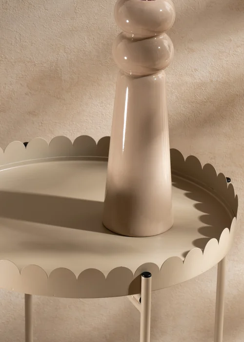 Scottish Everlastings Greige Round Scallop Table - One Size Image 3
