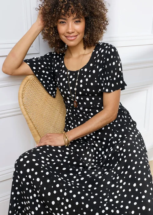 Cotton Traders Anthracite Printed Crinkle Maxi Dress - 24 Image 1