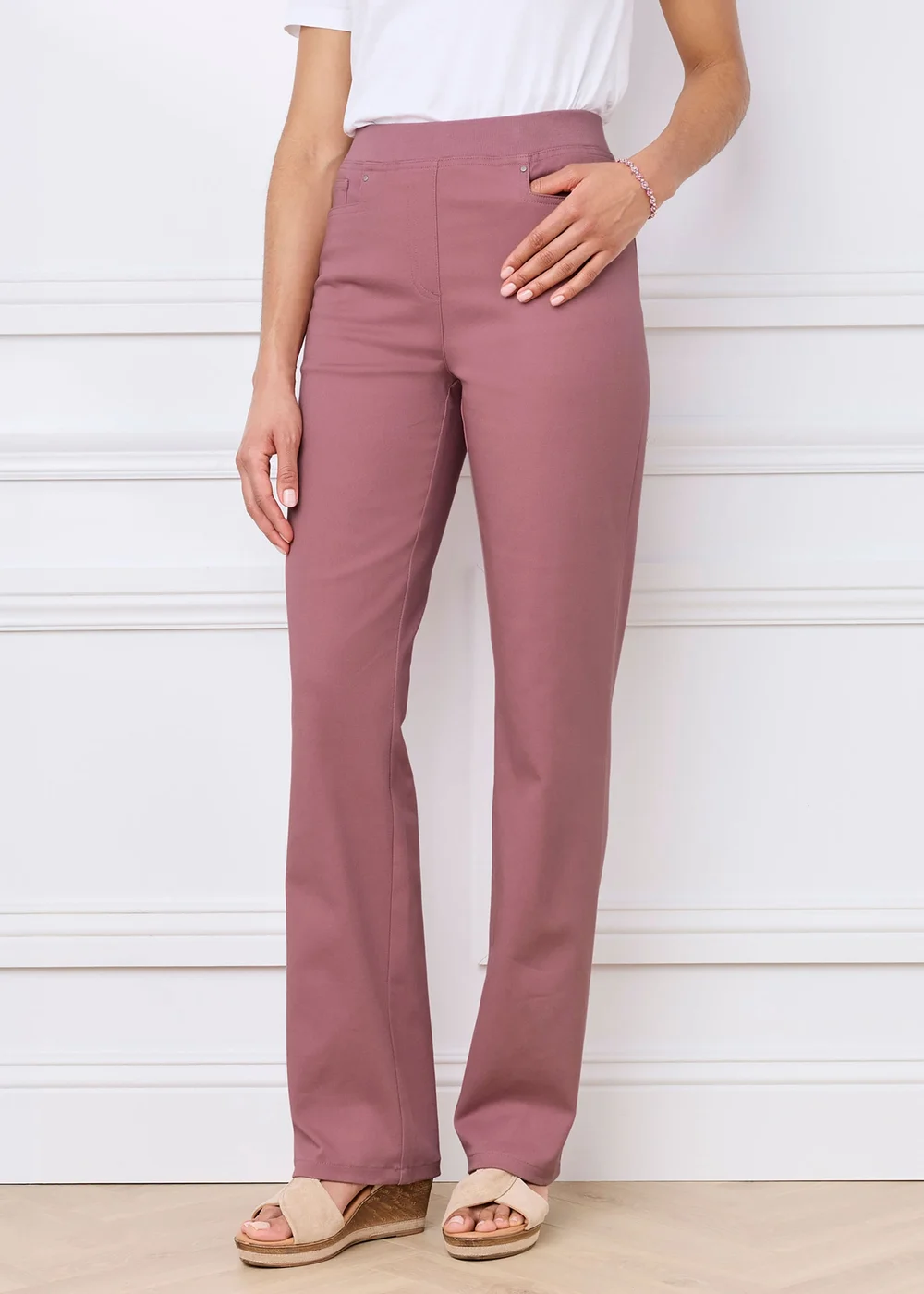 Cotton Traders Vintage Rose Premium Pull-On Twill Straight Leg Jeans - 16/L29 Image 2