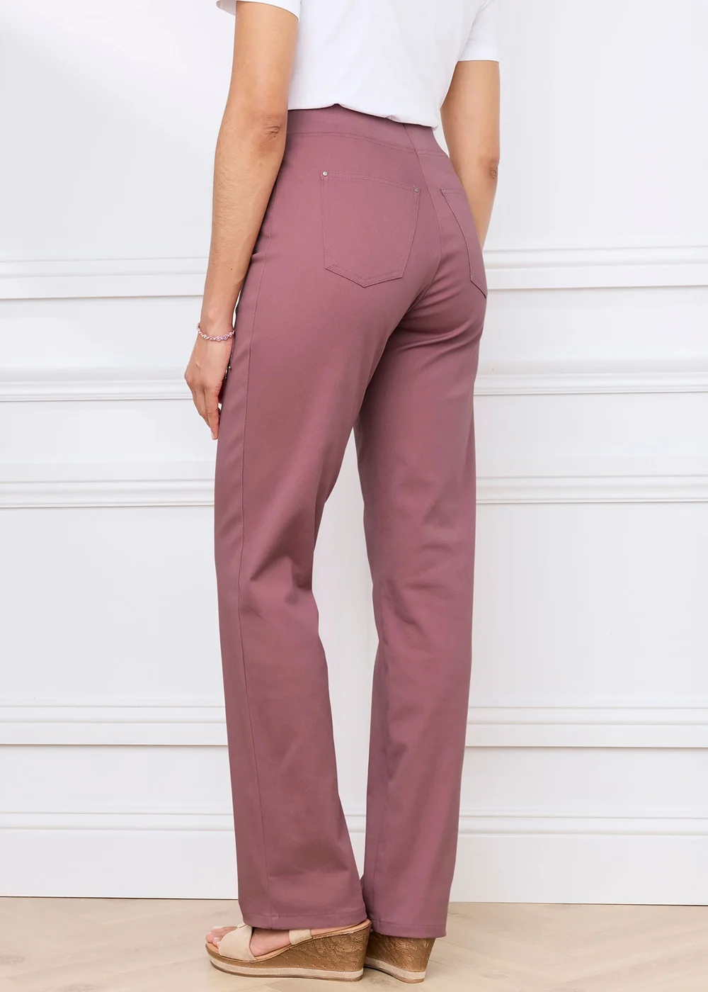Cotton Traders Vintage Rose Premium Pull-On Twill Straight Leg Jeans - 18/l27 Image 3