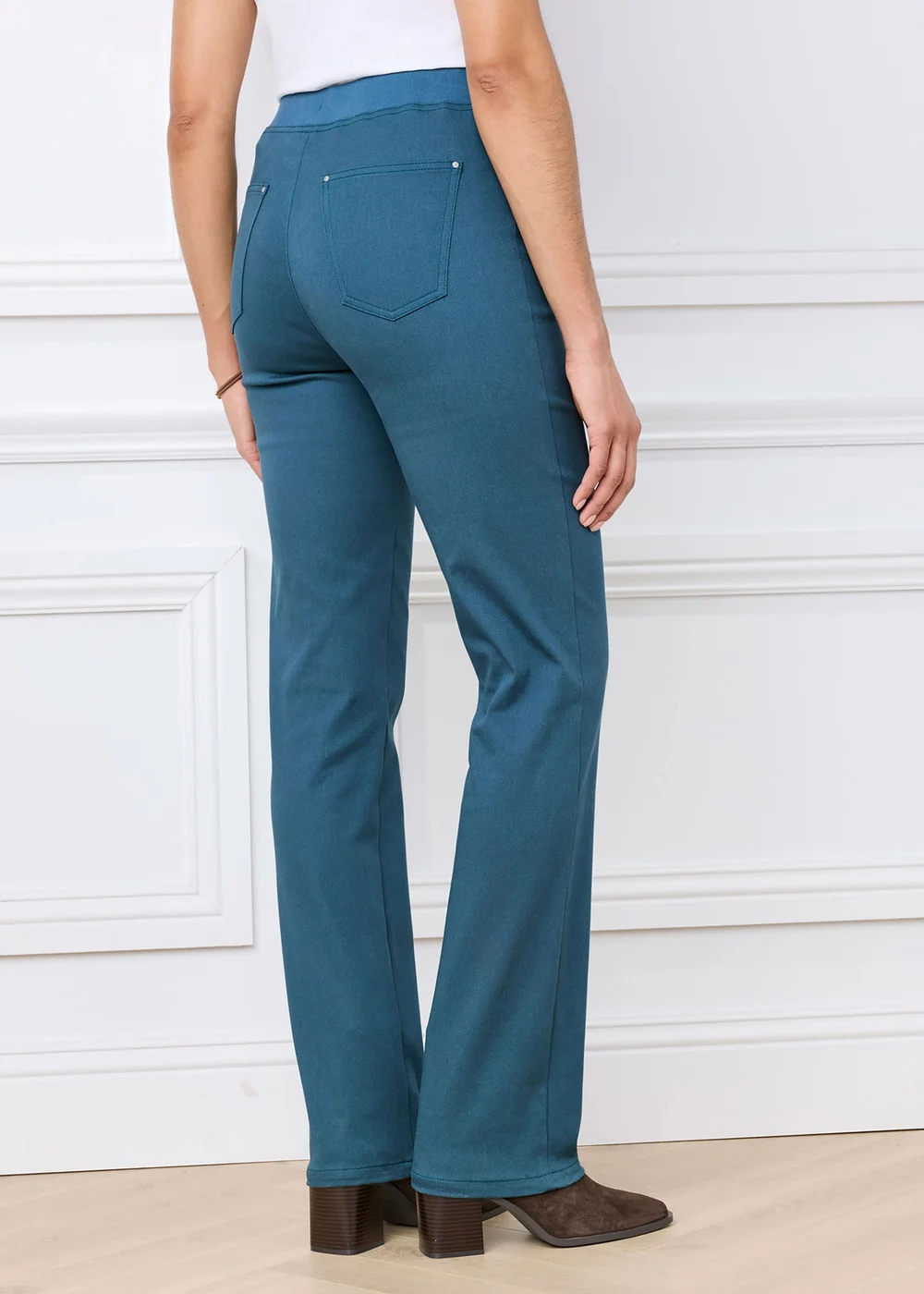 Cotton Traders Kingfisher Premium Pull-On Twill Straight Leg Jeans - 14/L29 Image 3