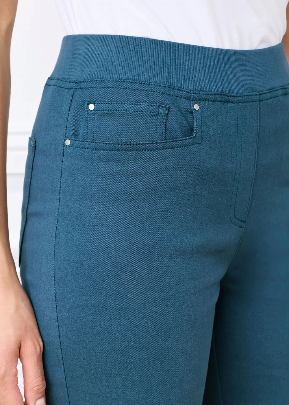 Cotton Traders Kingfisher Premium Pull-On Twill Straight Leg Jeans - 14-16 Image 4