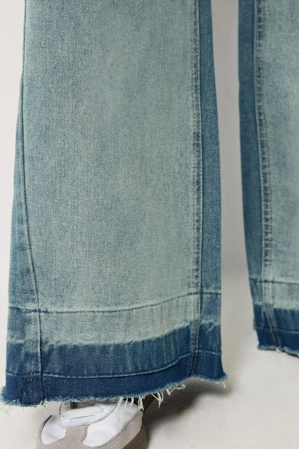 PixieGirl Petite Mid Blue Frayed Wide Leg Jeans - 6/L27 Image 4