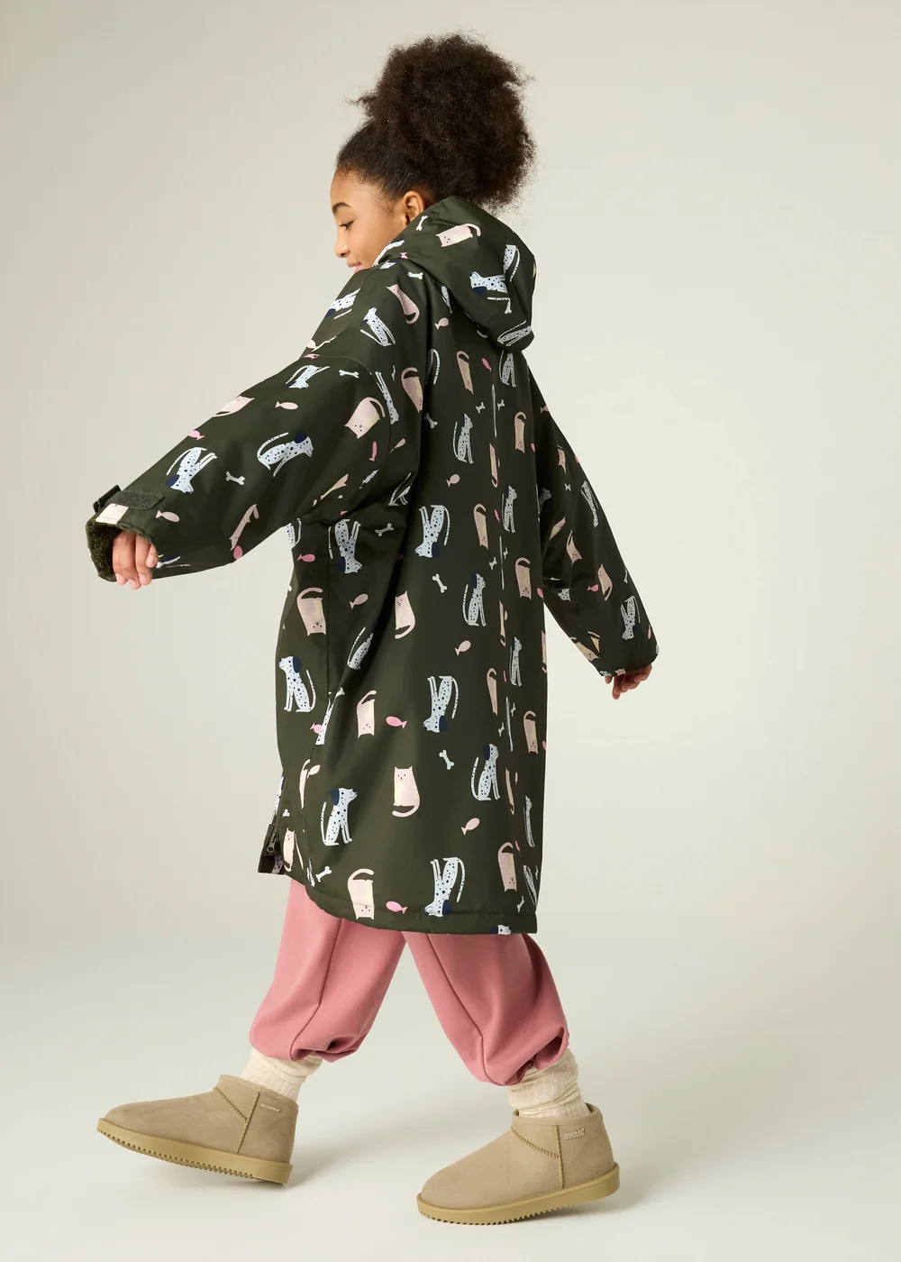 Regatta Khaki Junior Waterproof Changing Robe (3-13 years) - 9-13 Yrs Image 6