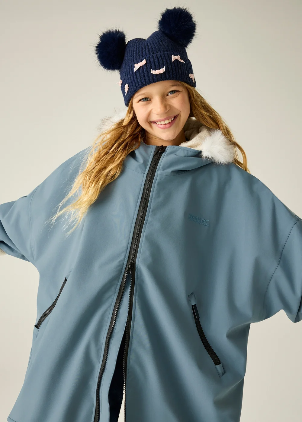 Regatta Grey Junior Waterproof Changing Robe (3-13 years) - 3-5 Yrs Image 5