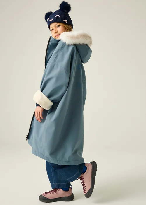 Regatta Grey Junior Waterproof Changing Robe (3-13 years) - 3-5 Yrs Image 3