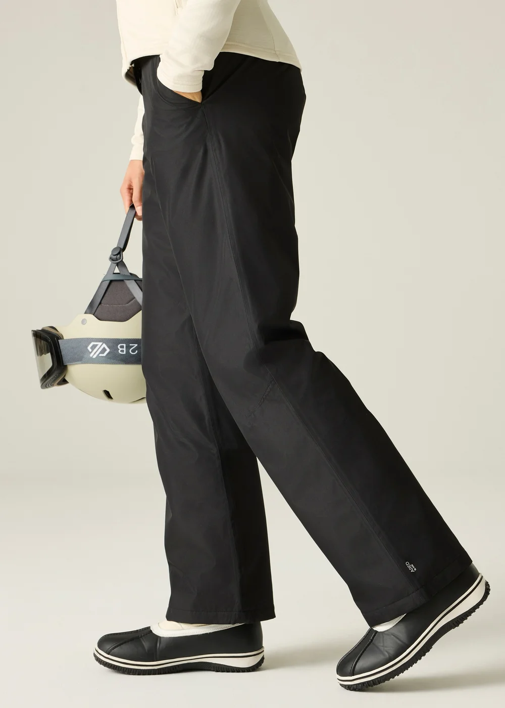 Dare 2B Black Rove Warm Lined Salopettes - 14 Image 3