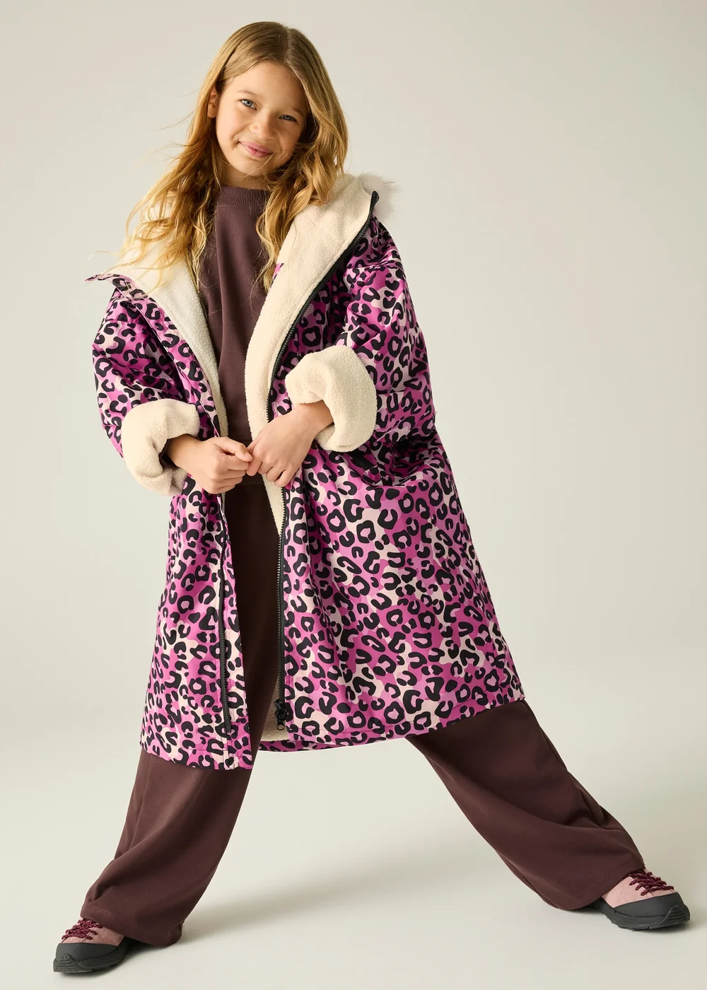 Regatta Candy Pink Junior Waterproof Changing Robe (3-13 years) - 3-5 Yrs Image 3