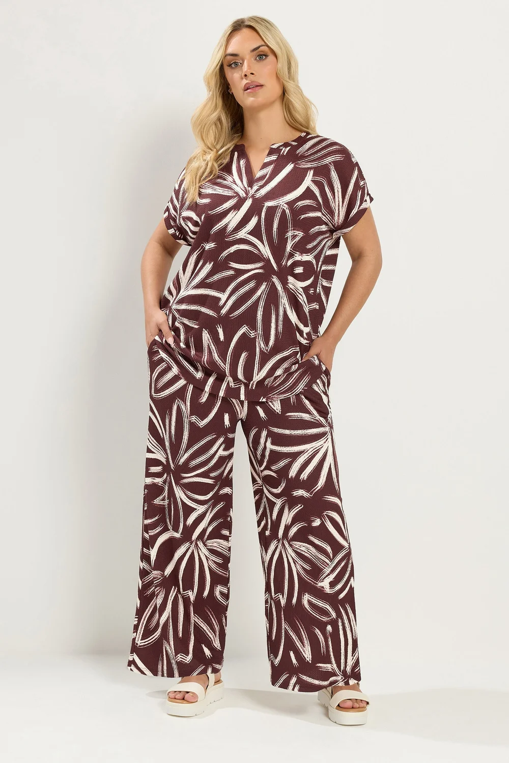 Yours Curve Chocolate Brown Abstract Print Blouse - 22-24 Image 3