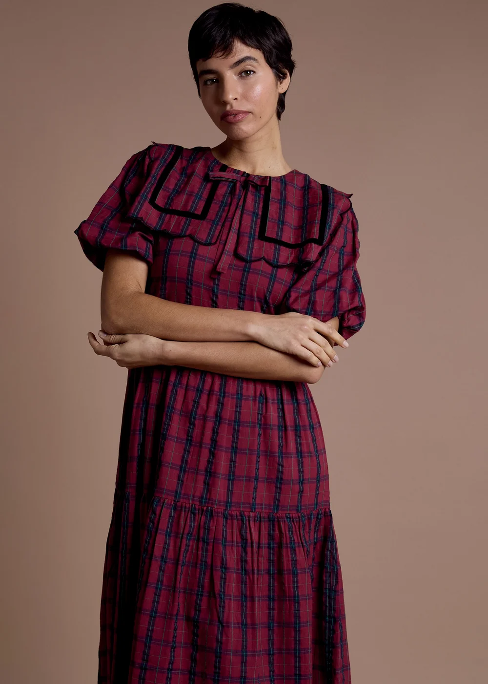 Neon Rose Burgundy Collar Detail Tiered Midaxi Dress in Burgundy Check - S Image 5