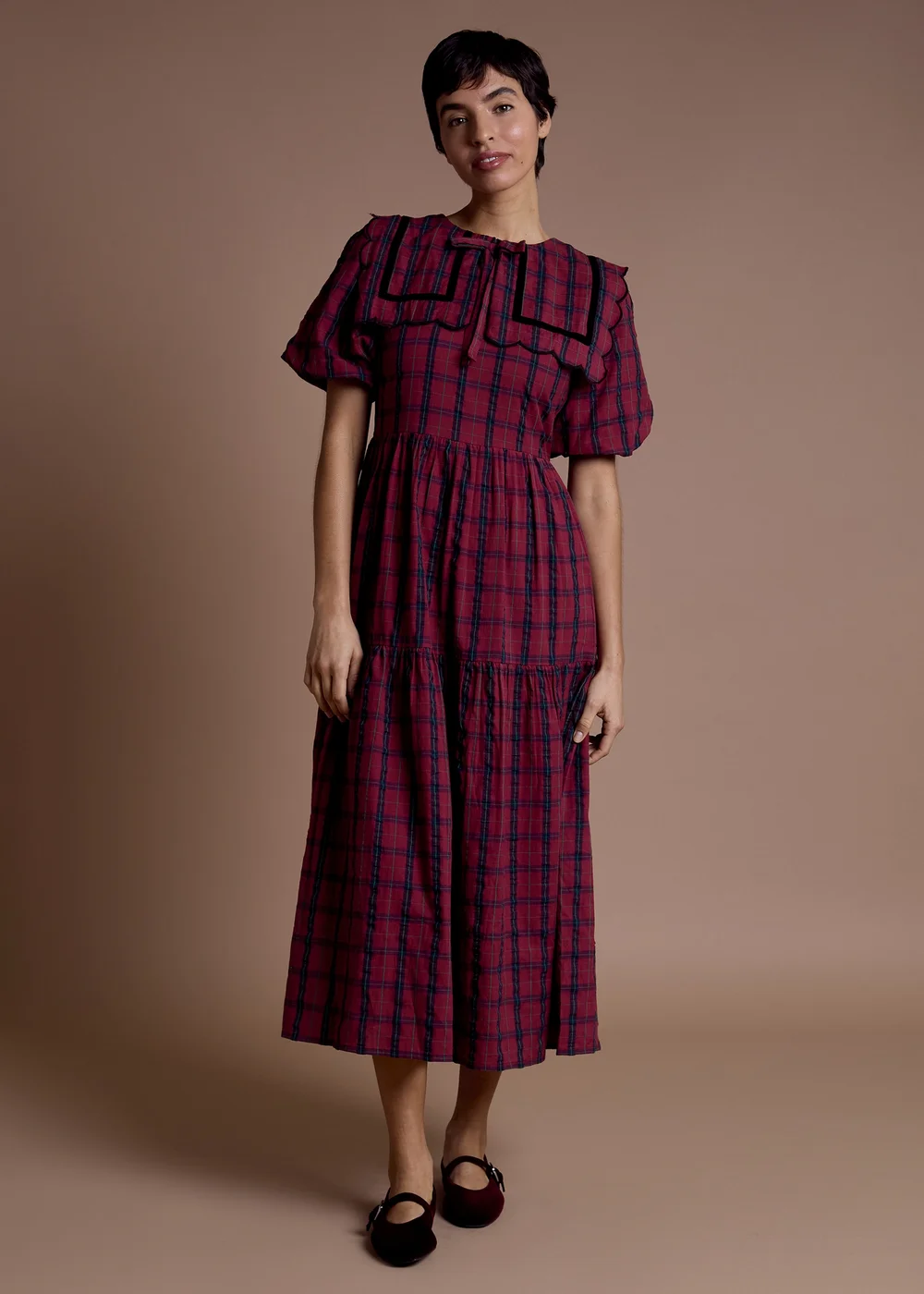 Neon Rose Burgundy Collar Detail Tiered Midaxi Dress in Burgundy Check - S Image 1