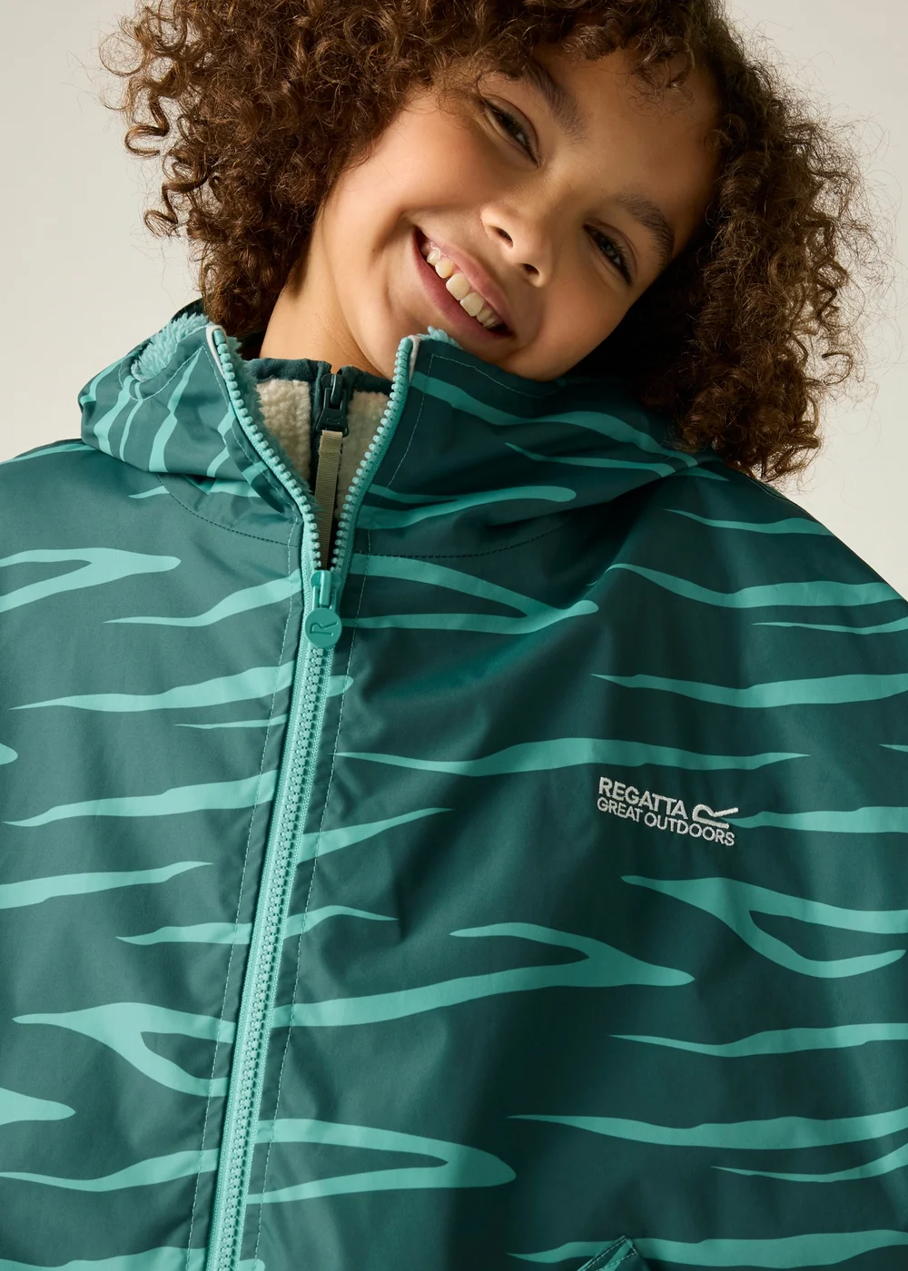 Regatta Turquoise Junior Waterproof Changing Robe (3-13 years) - 9-13 Yrs Image 6