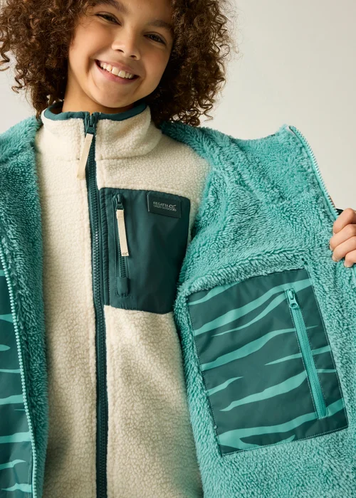 Regatta Turquoise Junior Waterproof Changing Robe (3-13 years) - 9-13 Yrs Image 5