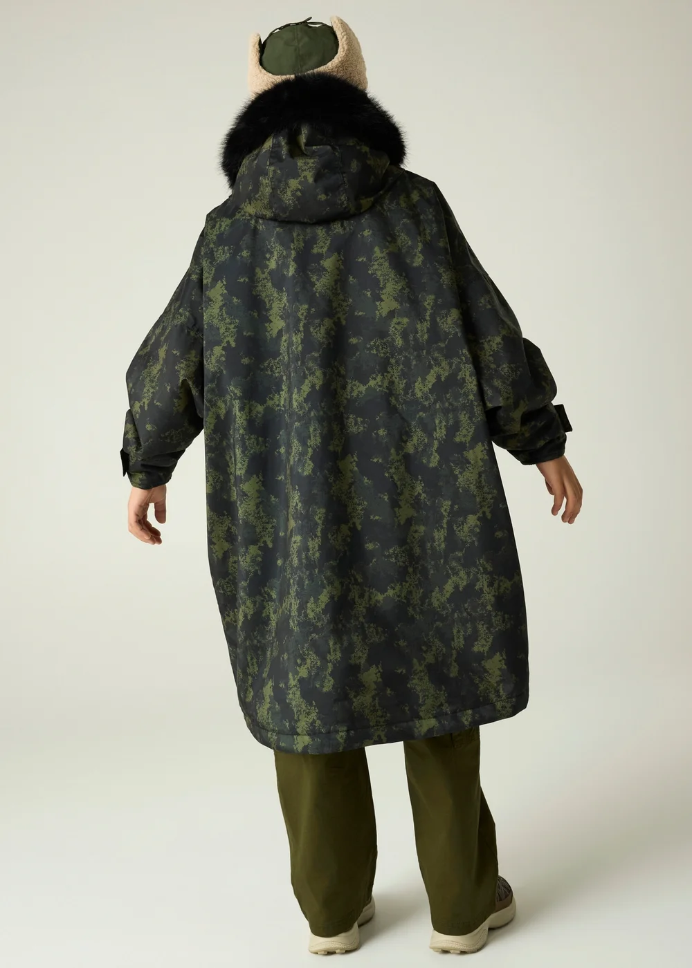 Regatta Forest Green Junior Waterproof Changing Robe (3-13 years) - 3-5 Yrs Image 2