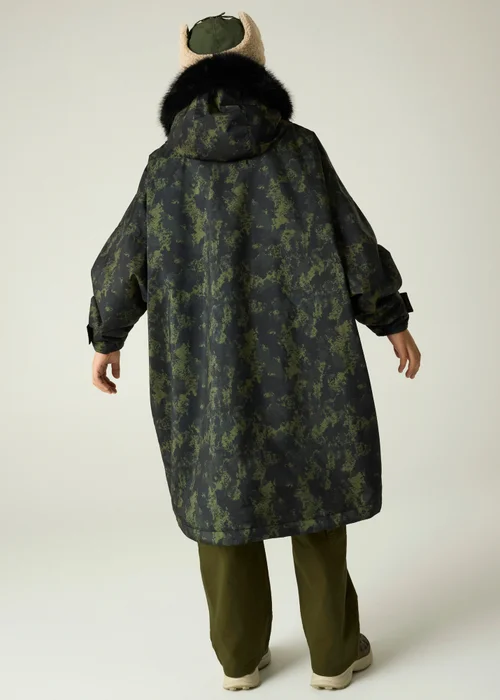 Regatta Forest Green Junior Waterproof Changing Robe (3-13 years) - 3-5 Yrs Image 2