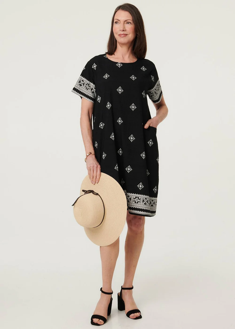 Izabel London Black Border Printed Knee Length Shift Dress - 8 Image 1